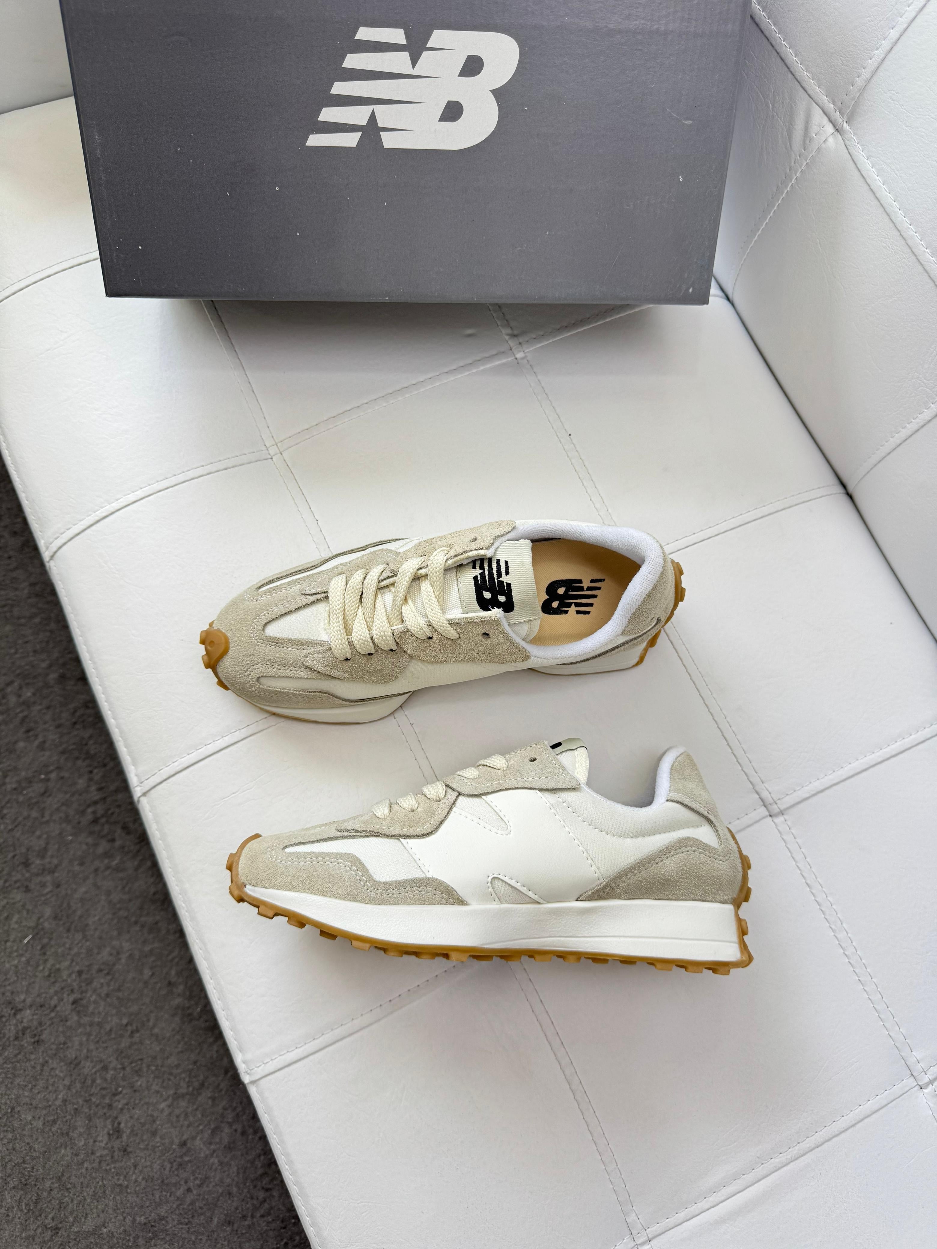 NEW BALANCE 327 COURO LEGITIMO