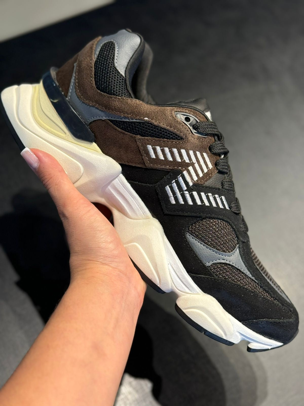 NB9060 COURO LEGÍTIMO