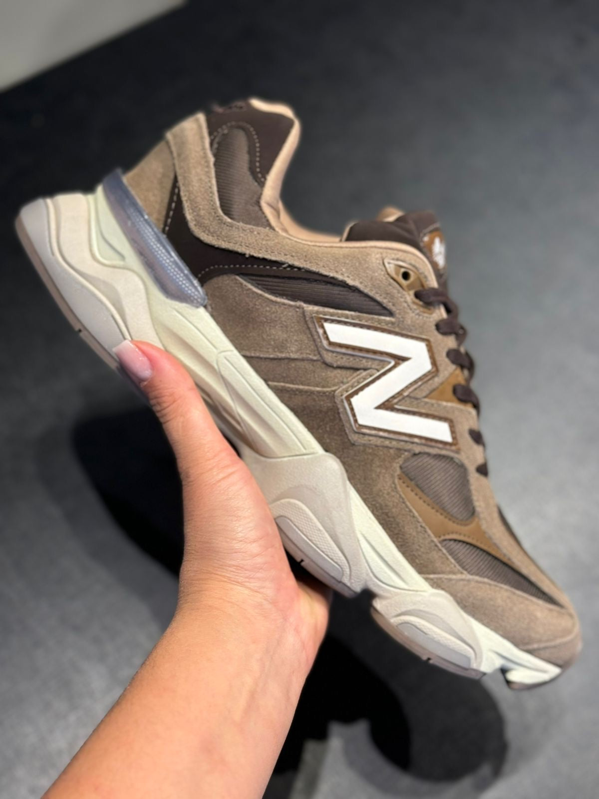 NB9060 COURO LEGÍTIMO