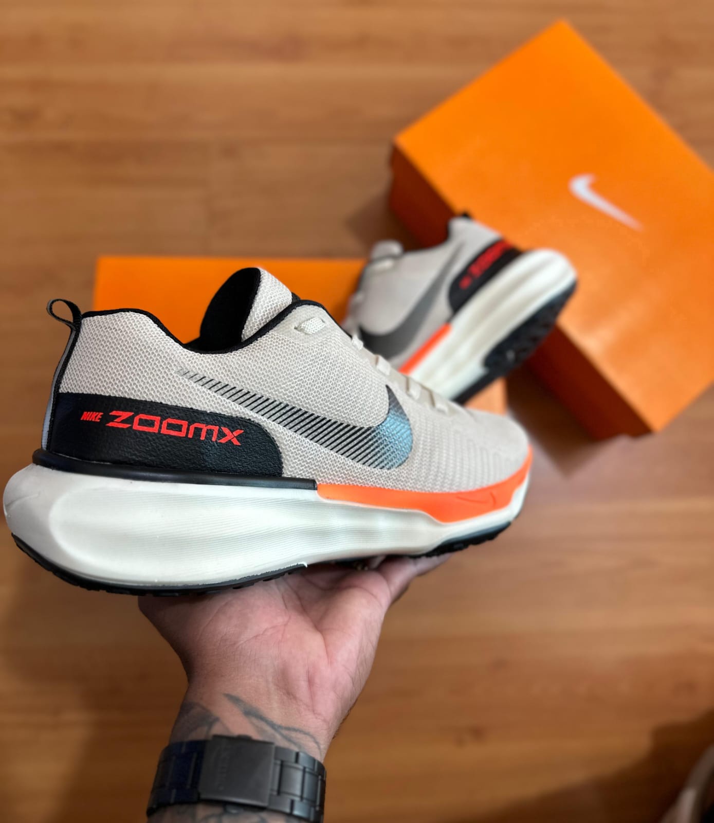 NIKE INVENCIBLE  [VÁRIAS CORES]