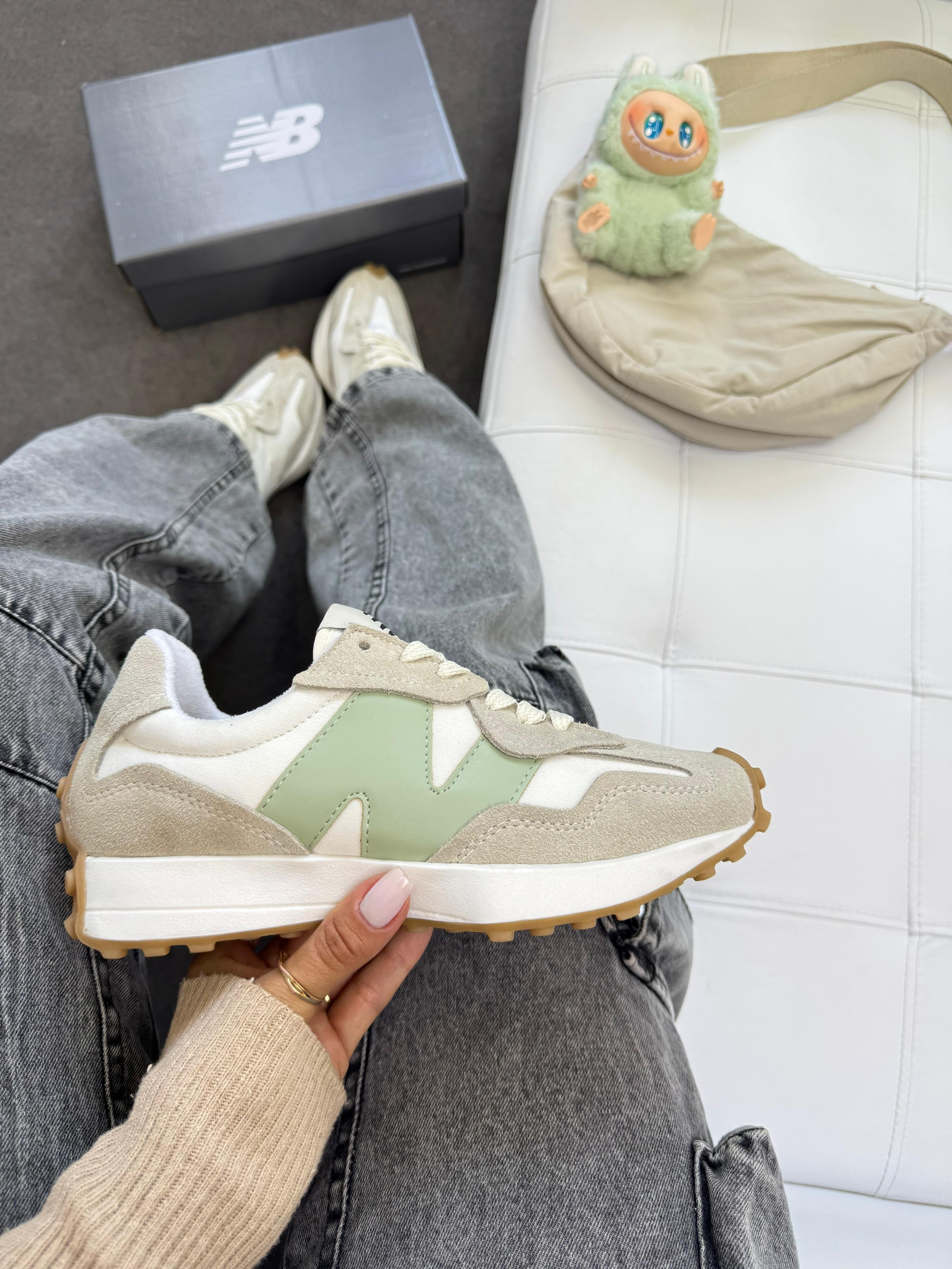 NEW BALANCE 327 COURO LEGITIMO